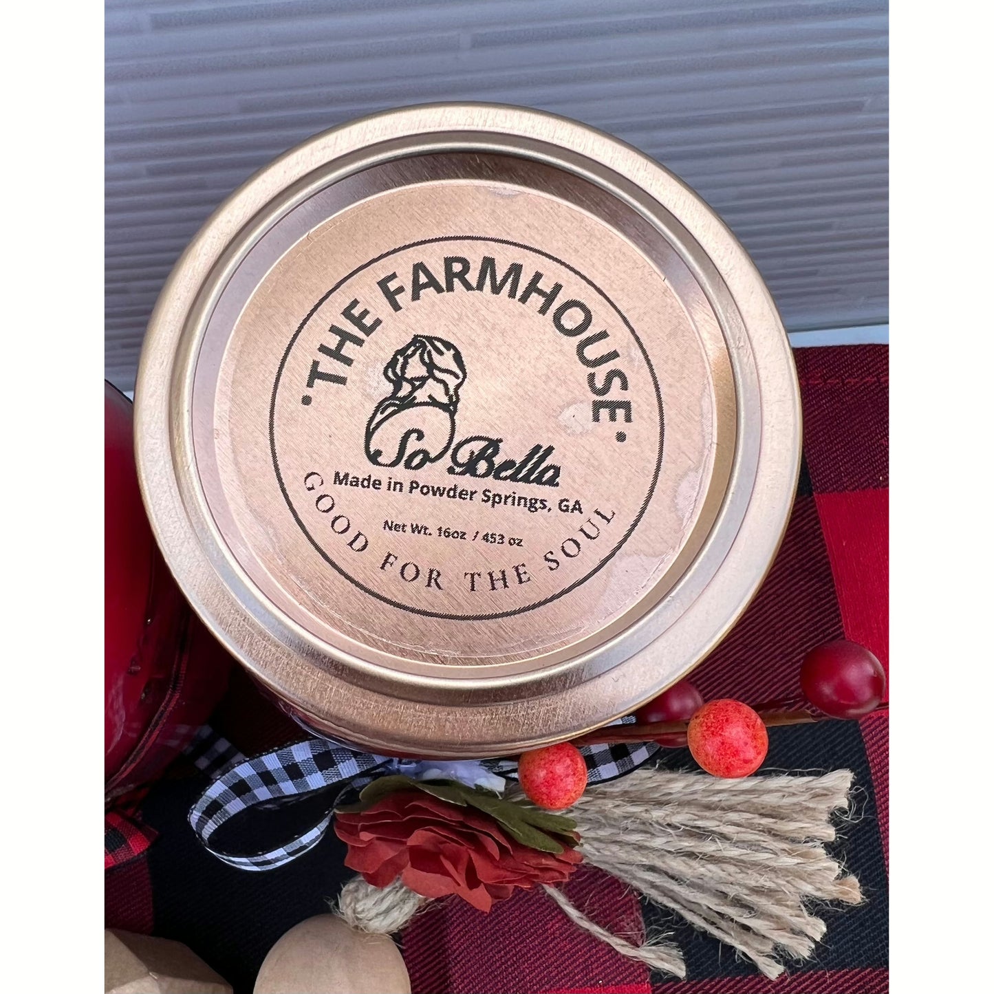 The Farmhouse 16 oz Candle